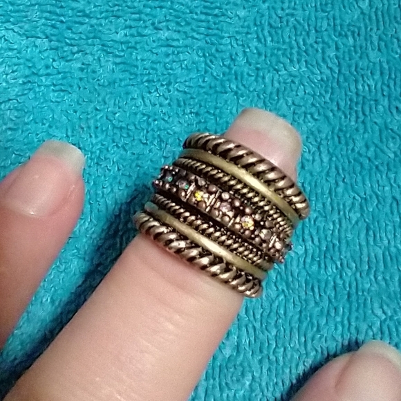 Elegant Gold-Tone Crystal Ring Small Vintage Wide - Picture 1 of 5